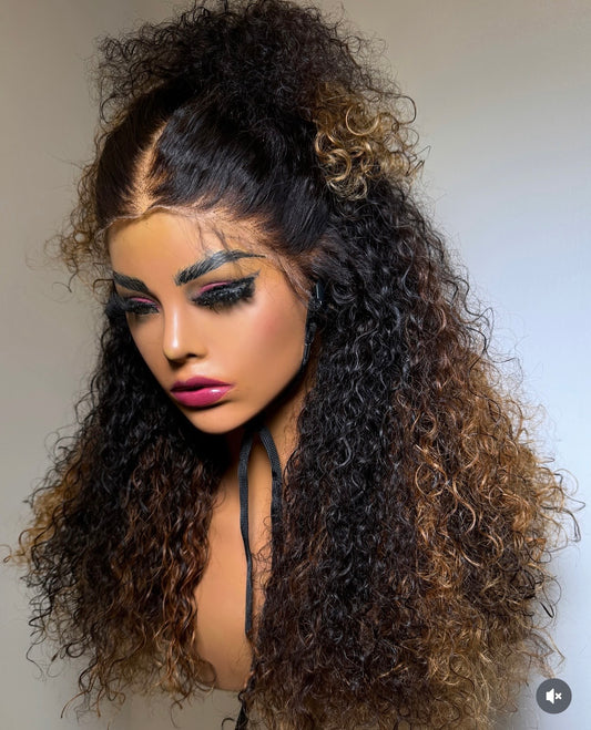 Glueless Two Tone Curls